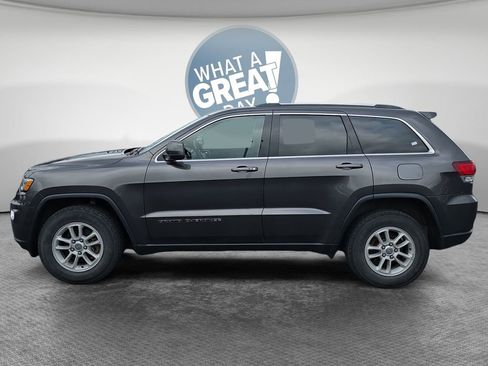 Used 2020 Jeep Grand Cherokee Laredo image 7