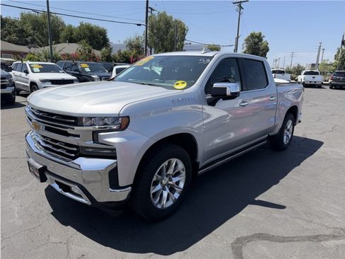 Used 2019 Chevrolet Silverado 1500 LTZ w/ LTZ Premium Package RWD image 3