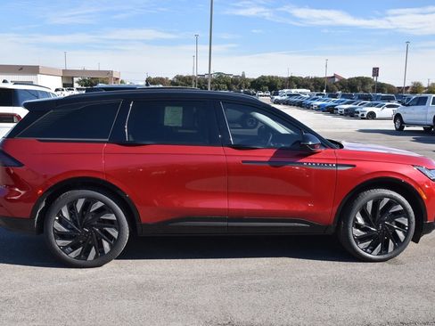 New 2026 Lincoln Nautilus Reserve w/ Jet Appearance Package image 5