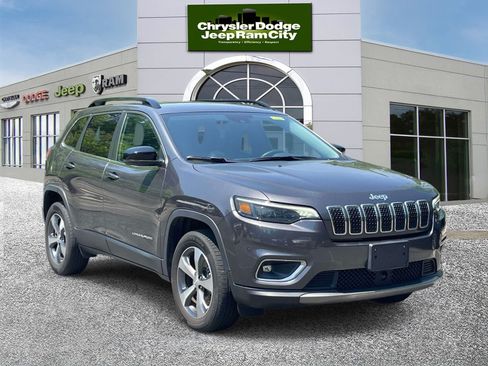 Used 2022 Jeep Cherokee Limited w/ Mopar Interior Package AWD/4WD image 4
