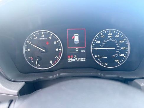 Used 2024 Subaru Crosstrek 2.0i Premium image 14