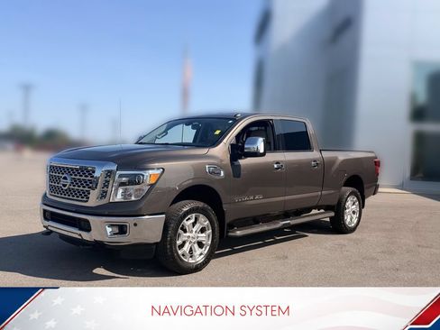 Used 2016 Nissan Titan SL RWD image 2
