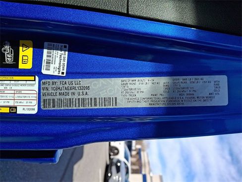 Used 2024 Jeep Gladiator Sport image 27