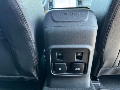 Used 2024 Ford Bronco Outer Banks AWD/4WD image 16
