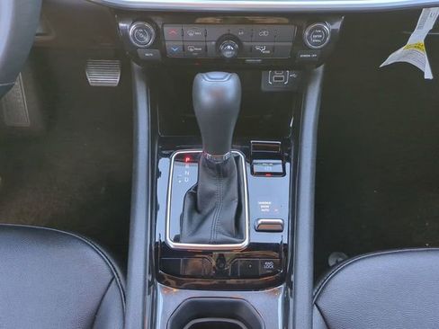 Used 2024 Jeep Compass Latitude image 21