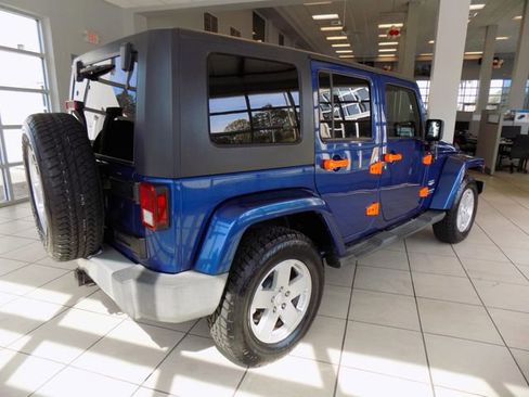Used 2010 Jeep Wrangler Unlimited Sahara image 8