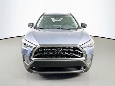 Used 2025 Toyota Corolla Cross XLE w/ Convenience Package FWD image 2