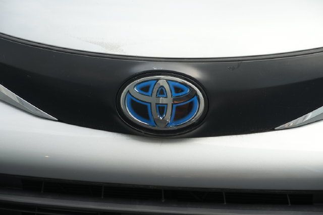 Used 2025 Toyota Sienna XLE FWD image 5