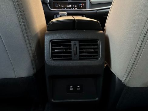 Used 2025 Nissan Rogue SV AWD/4WD image 14