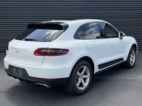Used 2018 Porsche Macan AWD/4WD image 9