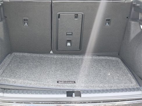 New 2025 Volkswagen Taos SE image 28