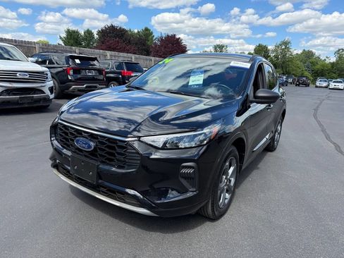 Used 2024 Ford Escape ST-Line w/ Tech Pack #1 AWD/4WD image 5