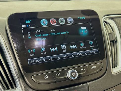 Used 2018 Chevrolet Malibu LT image 14