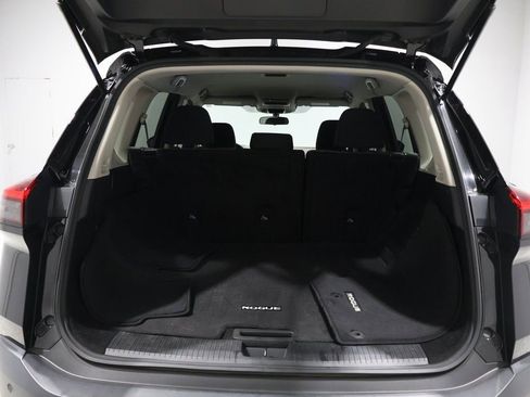 Used 2023 Nissan Rogue SV image 4