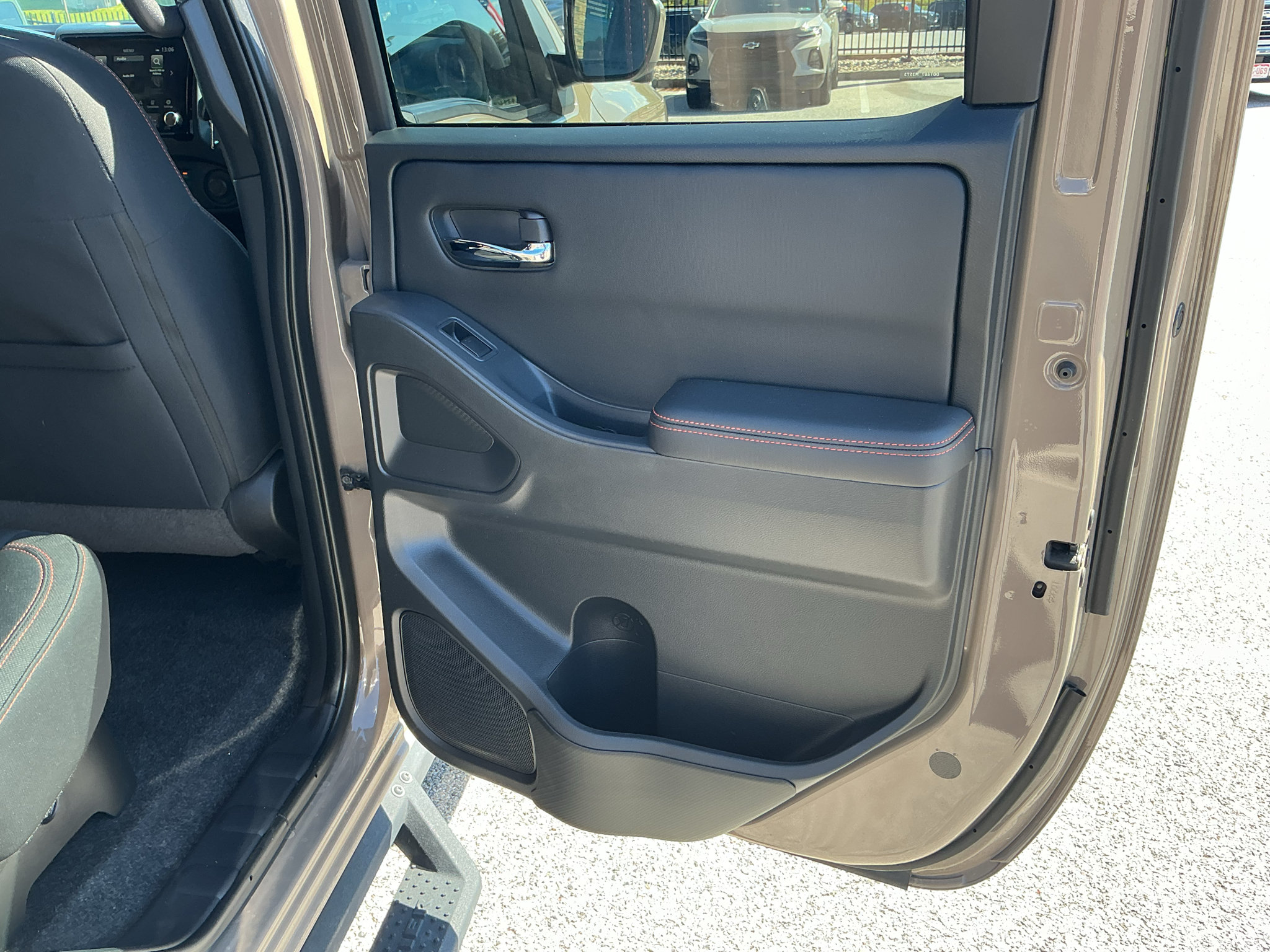 Used 2024 Nissan Frontier PRO-4X w/ Pro Convenience Package AWD/4WD image 21