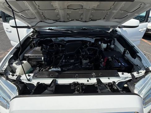 Used 2021 Toyota Tacoma SR5 w/ SR5 Appearance Package (SM) RWD image 24