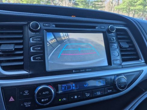Used 2016 Toyota Highlander XLE AWD/4WD image 28