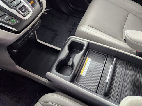 Used 2018 Honda Odyssey Elite image 25