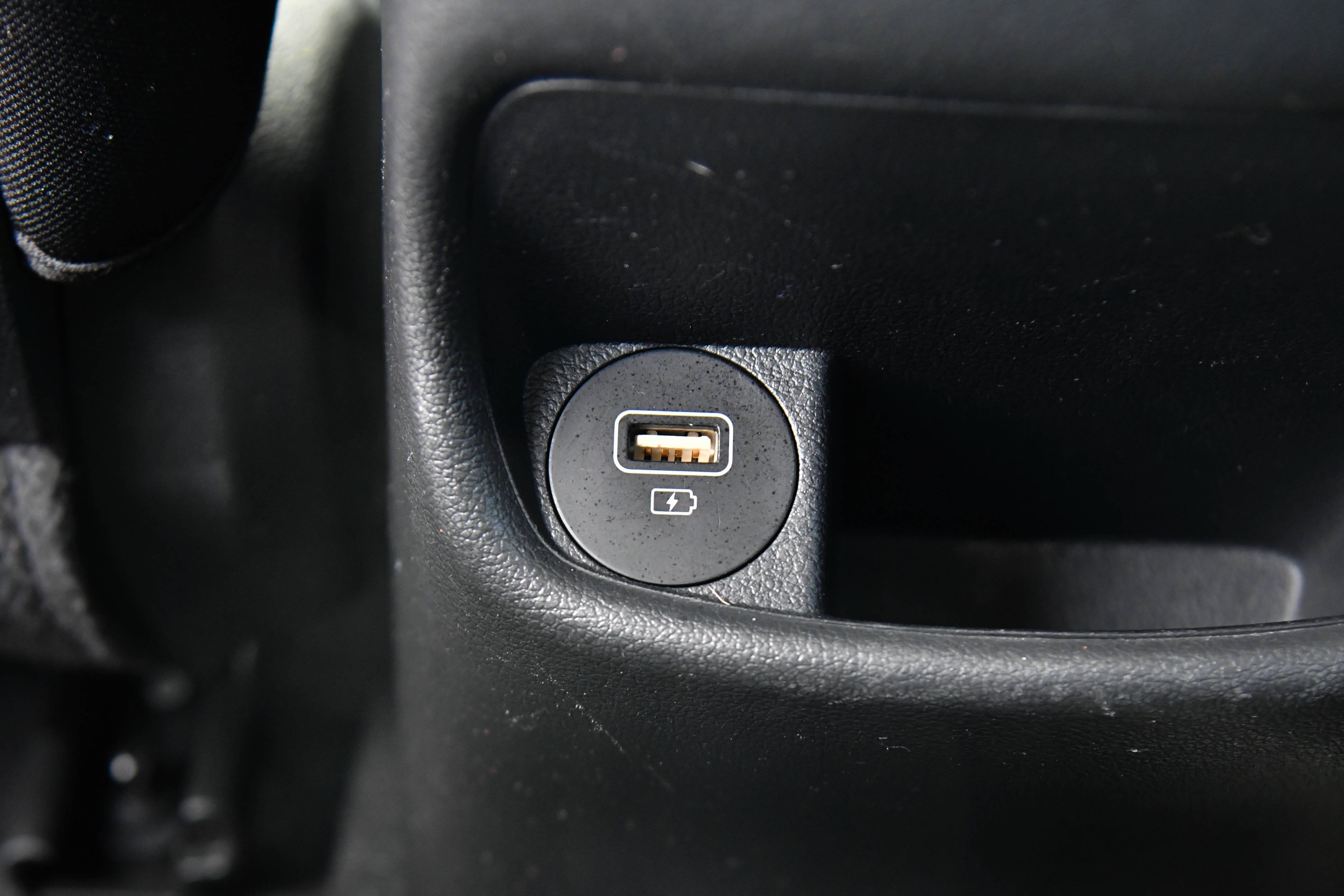 Used 2023 Hyundai Kona SEL FWD image 40