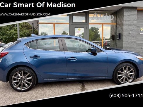 Used 2018 MAZDA MAZDA3 Touring FWD image 1