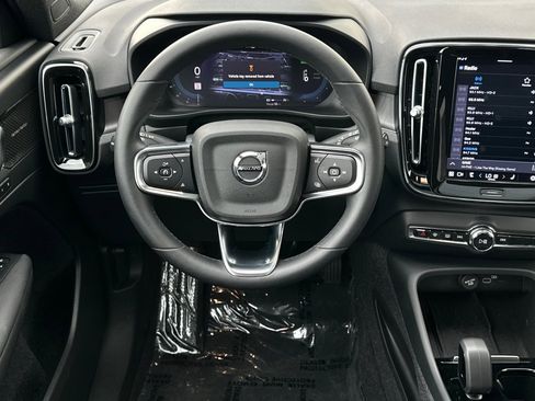 Used 2023 Volvo XC40 Recharge Ultimate w/ Protection Package Premier image 15