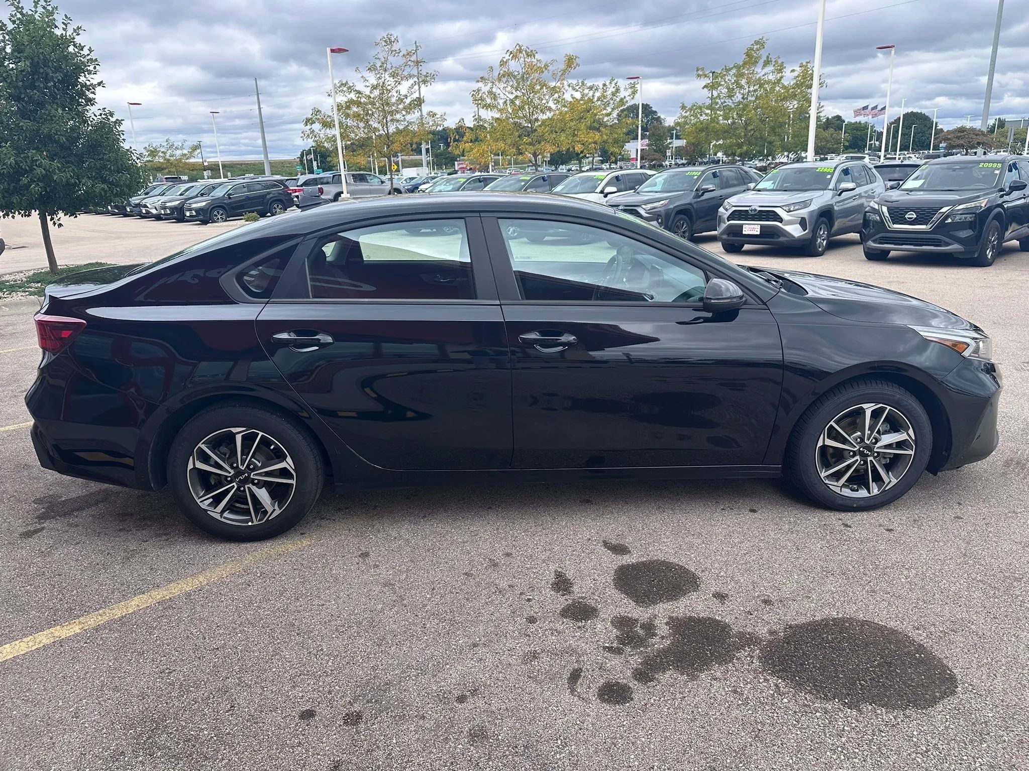 Used 2023 Kia Forte LXS w/ LXS Technology Package FWD image 4