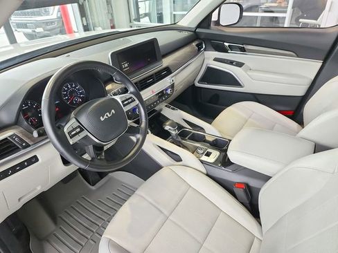 Certified 2022 Kia Telluride EX w/ EX Premium Package image 11