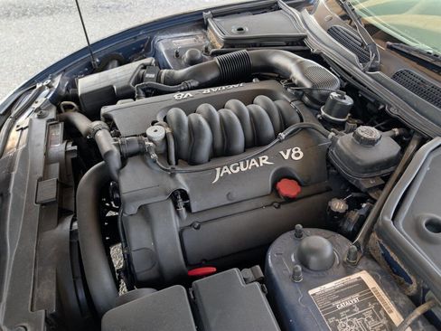 Used 1998 Jaguar XK8 Convertible image 21