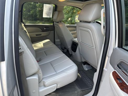 Used 2013 GMC Sierra 2500 SLT w/ SLT Convenience Package AWD/4WD image 25