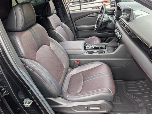Used 2025 Honda Pilot Black Edition image 8