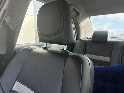 Used 2013 Toyota Camry SE image 11