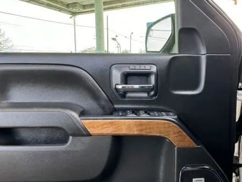 Used 2018 Chevrolet Silverado 1500 LTZ w/ Texas Edition image 18