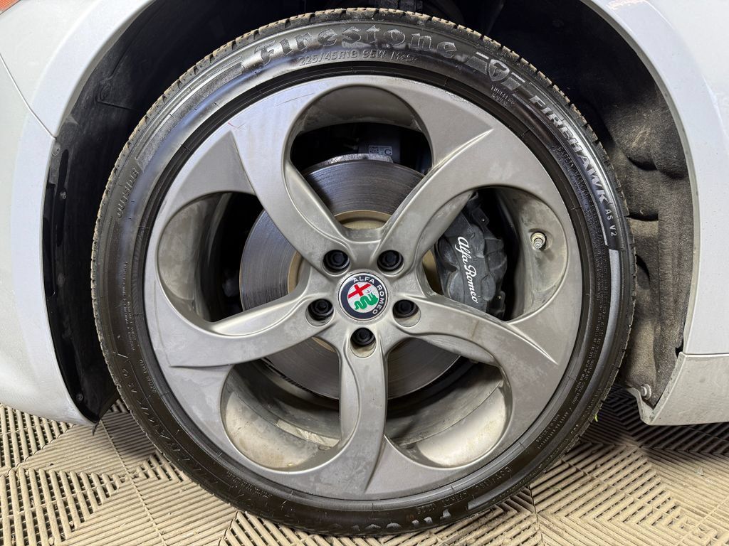 Used 2018 Alfa Romeo Giulia AWD image 18