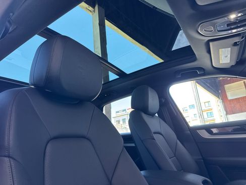 Certified 2026 Porsche Cayenne AWD/4WD image 19