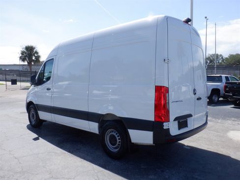 Used 2025 Mercedes-Benz Sprinter 2500 image 3