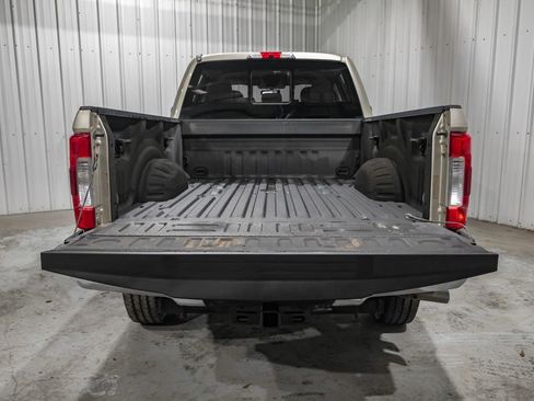 Used 2017 Ford F250 Lariat w/ Chrome Package image 59