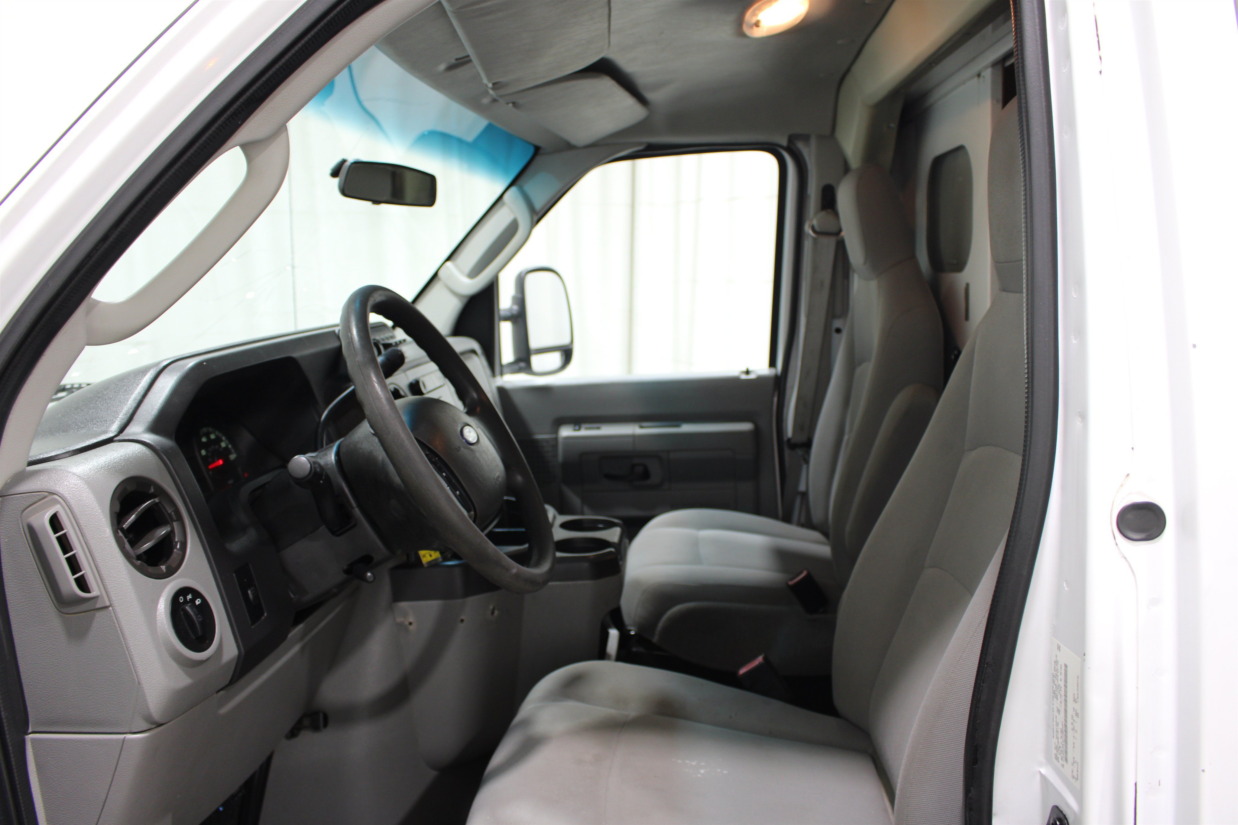 Used 2012 Ford E-350 and Econoline 350 Super Duty w/ PWR Locks & Windows Group RWD image 3
