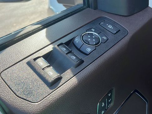 Used 2022 Ford F250 King Ranch w/ King Ranch Ultimate Package AWD/4WD image 22
