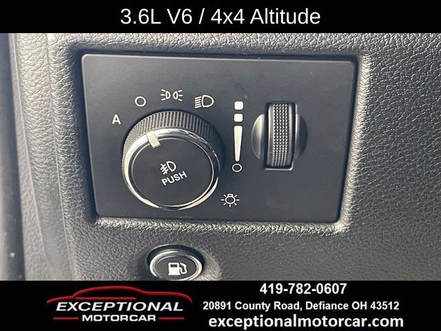 Used 2020 Jeep Grand Cherokee Altitude AWD/4WD image 36