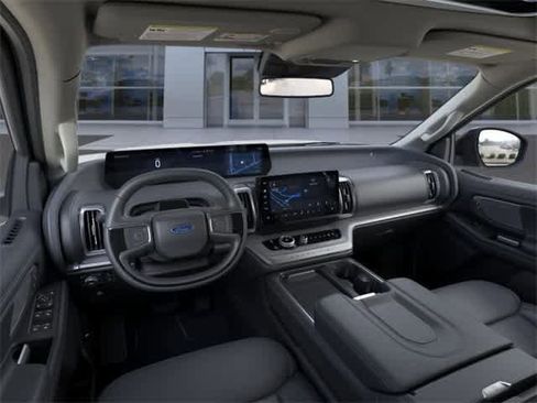 New 2025 Ford Expedition Max Platinum w/ Driver's Package image 9