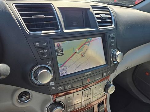 Used 2012 Toyota Highlander Limited w/ Tow Pkg AWD/4WD image 20