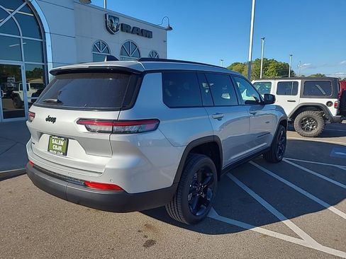 New 2025 Jeep Grand Cherokee L Altitude image 8