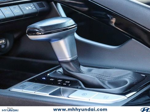 Certified 2023 Hyundai Elantra Limited FWD image 19