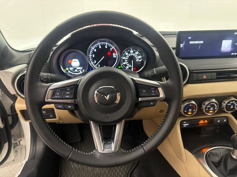 Used 2024 MAZDA MX-5 Miata RF Grand Touring image 17