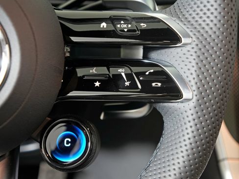 Certified 2026 Mercedes-Benz GLC 43 AMG 4MATIC image 18