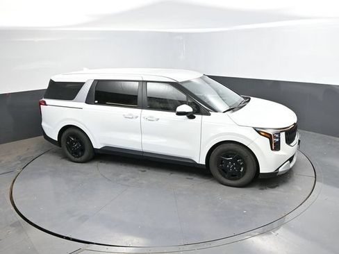 Used 2026 Kia Carnival FWD image 35