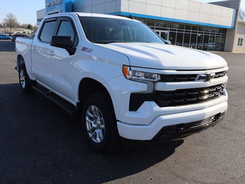 Used 2023 Chevrolet Silverado 1500 RST w/ Z71 Off-Road Package AWD/4WD image 2