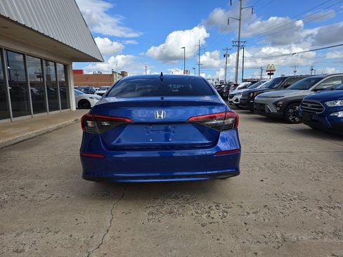 Used 2022 Honda Civic Touring image 7