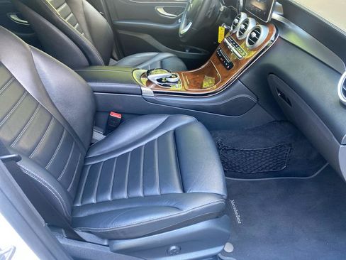 Used 2017 Mercedes-Benz GLC 300 4MATIC image 7