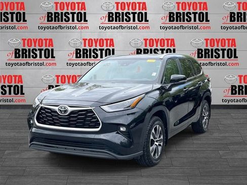 Used 2023 Toyota Highlander XLE AWD/4WD image 7